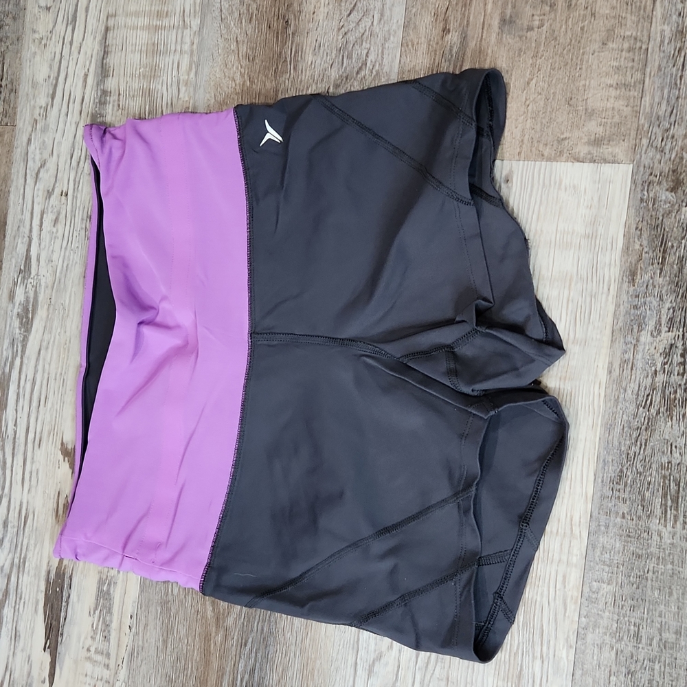 Old Navy Active shorts - Picture 1 of 4